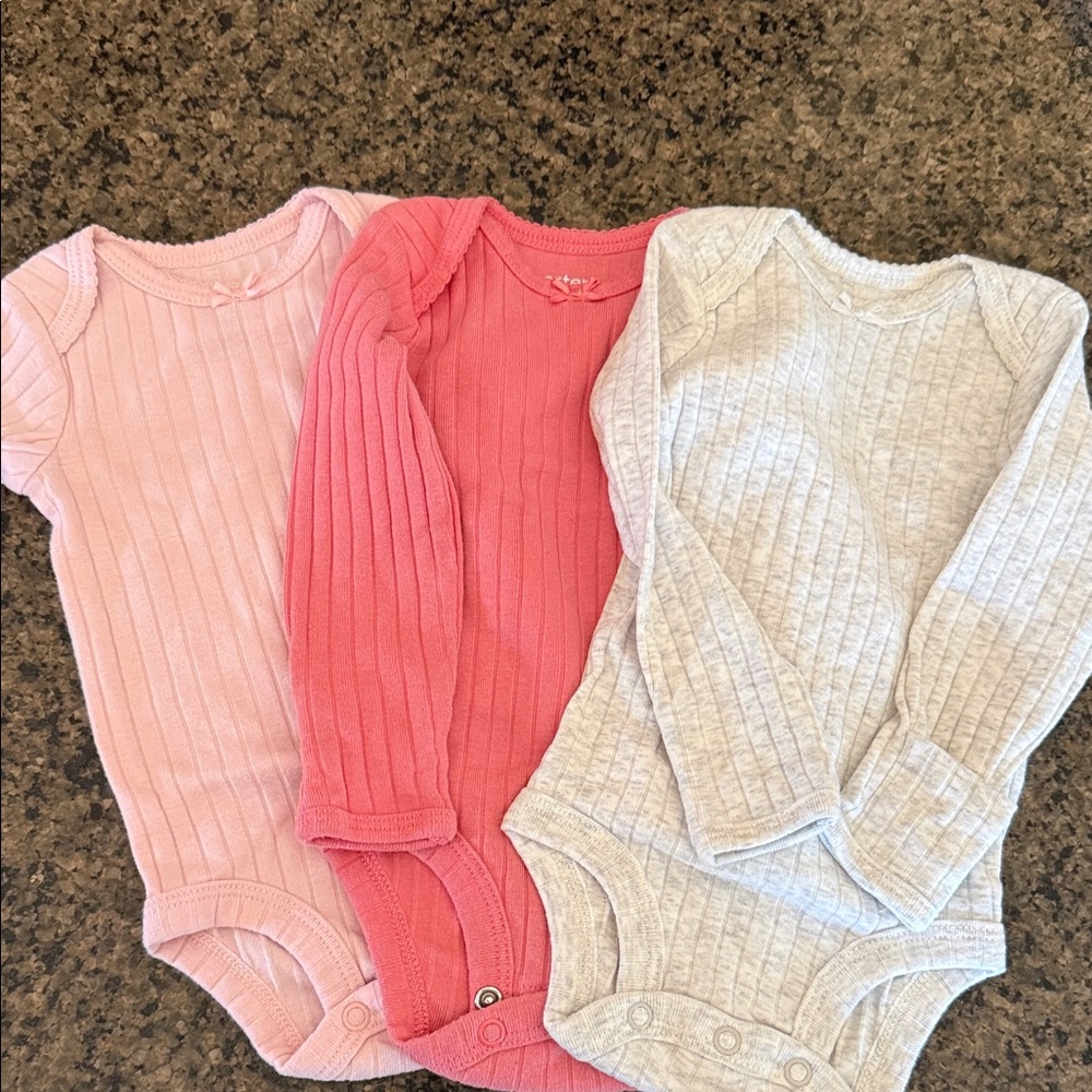 3 long sleeved onesies size 0-3 months sleepers
